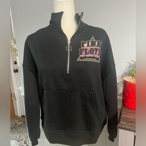 VINYL ICONS Pink Floyd Embellished
Quarter Zip Black Sweatshirt (Size L) NWT